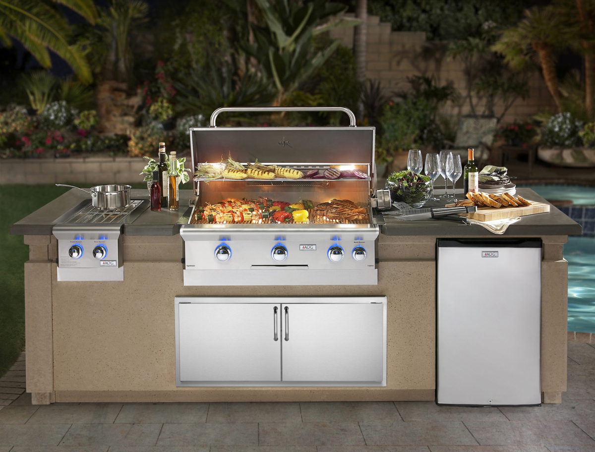 outdoor kitchen builders